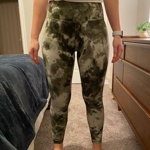 Size 4 Lululemon tie die align leggings